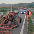 Užas kod Rače: Traktor se prevrnuo, vozač stradao na mestu