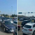 Kolaps na ulasku u Grčku: Počele velike gužve, kilometarske kolone na granici (Foto)