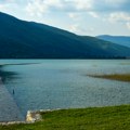 Vreo dan odlučili da provedu na jezeru, a onda ih je udario grom: Povređeno 12 mališana
