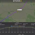 Drama u avionu, turbulencija je tolika da se vidi i na flajtradaru! Letelica američke kompanije prinudno sletela…