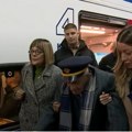 "Uf, kako bih ja voleo tu novinu da vidim!" Deka Vukosav (105) u brzom vozu za Suboticu (foto)