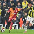Ludnica u velikom obračunu ljutih rivala: Fenerbahče pogotkom u 95. minutu izborio remi protiv Galatasaraja u istanbulskom…