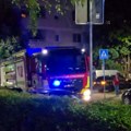 Drama u Novom Sadu! Vatrogasci hitno intervenisali u stambenoj zgradi, dim se širio hodnikom (video)