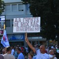 Rojters o skupu u Kraljevu: „Srbi nastavili proteste posle izjave predsednika Vučića da odlazi“
