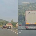 Bahati vozač bmw džipa na "Milošu Velikom": Očevici u neverici, preticao zaustavnom trakom