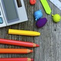 Besplatno obrazovanje samo na papiru: Koliko roditelje zaista košta početak školske godine?