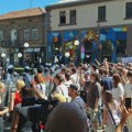 (VIDEO) Policija sprečila Nišlije da stignu do predsednika, na ulice izašla i Žandarmerija