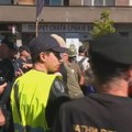 Nišlije zaustavljene na 300 metara od pozorišta, traže da ih policija pusti kako je Vučić „obećao“