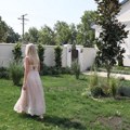 (Foto) "Pevaće im Brena" Komšije Jelene Jovičić iznele detalje o veselju u dvorištu: "Svadba je glavni događaj u selu"