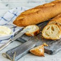 Vlada produžila ograničenje cene hleba: Pekarima još po 42.000 tona brašna