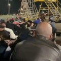Jezive scene sa aerodroma u Tel Avivu: Deca i ljudi leže po pisti, dok sirene najavljuju novi napad! (video)