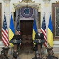 Bajden na sastanku sa Zelenskim: Prekid pomoći Ukrajini bio bi božićni poklon Putinu
