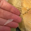 Biljana u hlebu našla parče plastike, slučaj prijavila nadležnoj inspekciji