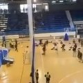 Varvari upali na teren i prekinuli košarkaški derbi! Skandal za skandalom potresa Crnu Goru