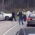 Teška saobraćajka kod iriškog venca: Sudar 2 automobila, jedan završio u kanalu, srča svuda po putu (video)