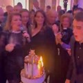 Zlatna torta na četiri sprata! Sin Viki Miljković oduvao svećice, ponosna majka nije skidala osmeh s lica