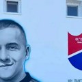 "Mi pamtimo tebe, teren pamti tvoje borbe": Meštani Knićanina oslikali mural za Miloša (21) koji je poginuo u padu…