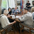 Ministarka Jelena Žarić Kovačević razgovara sa građanima u Gradskoj kući