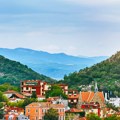 Plovdiv na papiru deluje mali, a u njemu živi više od 350.000 ljudi! Kako je jedno bugarsko selo zvanično duplo veće od drugog…