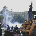 Peti oktobar pre 26 godina: Kako je izgledao dan kada je Milošević izgubio vlast (FOTO GALERIJA)