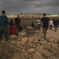 Jevrejski naseljenici spaljuju palestinska sela na Zapadnoj obali, prekidajući berbu maslina