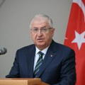 Turski ministar odbrane posetio štab Kfora u Prištini