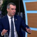 Vladimir Orlić za kurir TV: Jel vam to demokratija? Da Kurti postavi limene kontejnere i kaže dođi sad da glasaš na mojim…