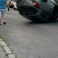 "Kaže žena, opet sam se prevrnula" Auto završio na krovu nasred ulice na Karaburmi, a ove njene reči komšije prepričavaju…