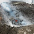 Eruptirao vulkan Ebeko, stub pepela visok 2,5 kilometara