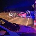 Vozila potpuno smrskana: Prvi snimak jezive nesreće na putu Zaječar - Paraćin: Troje mrtvih, saobraćaj blokiran (video)