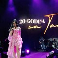 Poseban je osećaj pevati u svom gradu: Tanja Savić baladom "Mastilo" raznežila svoje sugrađane (foto/video)