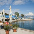 Turista naručio kafu i sok na Jadranu, a kada je stigao račun, pitao se: “Da li je ovo normalno”