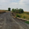 Bezbedniji pristup poljoprivrednim parcelama u pavlišu Završeno uređenje puta drobljenim asfaltom na potezu Keveriš