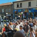 Sednica GO SNS u Nišu uz protest građana: Policija i žandarmerija ne dozvoljavaju građanima da priđu Narodnom pozorištu