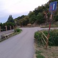 Meštani Levosoja: Popravite i ovu ogradu