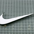Nike predstavio patike koje podsećaju na Burberryjev prepoznatljivi dezen