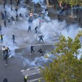 FOTO, VIDEO Francuska na nogama: Studenti, radnici i Žuti prsluci na ulicama, policija baca suzavac, više od 160 uhapšenih