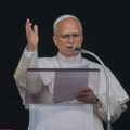 Papa Lav predvodio nedeljnu molitvu u svom prvom velikom javnom pojavljivanju nakon operacije raka pluća
