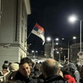 U Cirihu se i dalje glasa, ljudi čekaju i po devet sati u redu