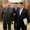Kim Džong Un „prijateljski razgovarao“ sa Sergejem Šojguom u Pjongjangu