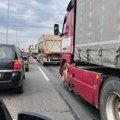 Lančani sudar na Pančevačkom mostu: Slupana četiri automobila, saobraćaj u kolapsu