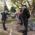 Obeležen Dan BIA, Vulin položio vence na spomeniku Rankoviću i Peneziću