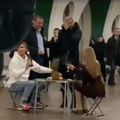 (VIDEO) Mladi Rus zaprosio devojku, pa zbog toga završio u zatvoru