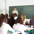 Direktori se hvataju za glavu, traže nastavnike čak i preko Fejsbuka: Učitelj predaje engleski, nastavnik fizičkog…