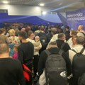 Putnici držani tri sata na 'Tesli' zbog greške operatera