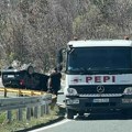 Saobraćajka na putu Trebinje-Bileća: Automobil se prevrnuo na krov
