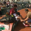 Šok - Novak Đoković se povredio: Probao sam sebi da namesti koleno, pa pao na zemlju pred punim stadionom!