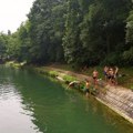 Letnji predah na brani reke Gradac uz priželjkivanje aqva-parka u Valjevu