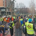 Studenti iz Novog Sada biciklima krenuli na protest u Niš (FOTO)