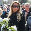 “Mama, nećeš valjda da umreš”: Pevačica je saznala za tešku dijagnozu, odmah je saopštila porodici